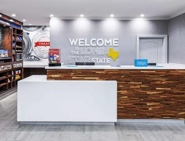 Hampton Inn & Suites Dallas I-30 Cockrell Hill hotel detail image 2