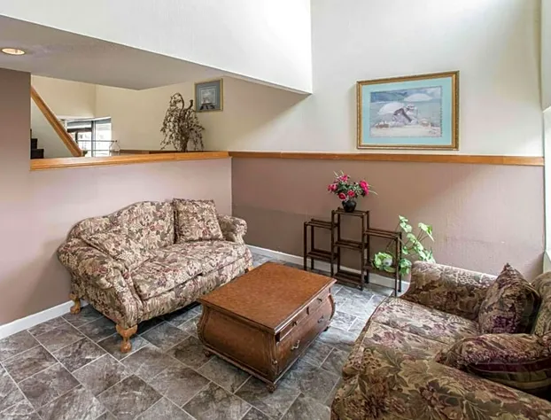 Econo Lodge hotel detail image 4