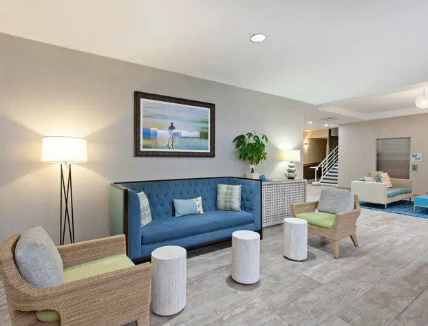 Holiday Inn Express Newport Beach by IHG hotel detail image 1