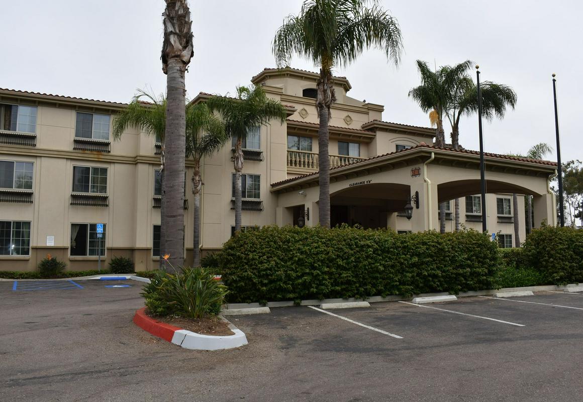 Studio 6 Carlsbad, CA hotel hero