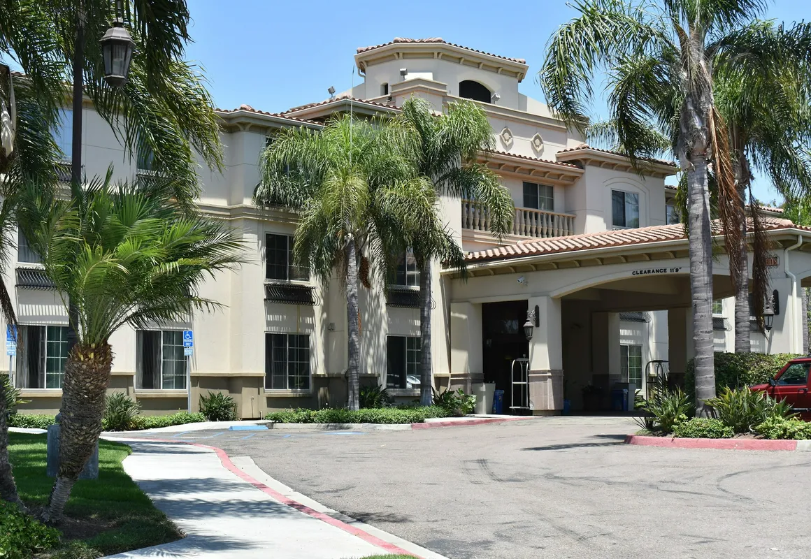 Studio 6 Carlsbad, CA hotel hero