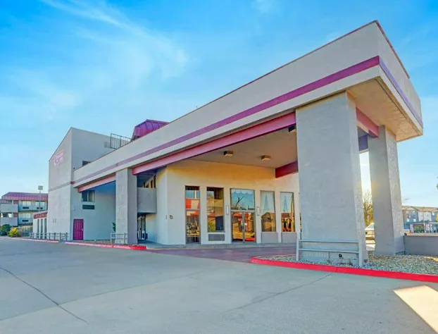 Travelers inn by OYO Wichita Falls hotel detail image 2
