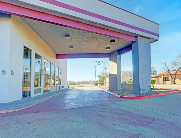 Travelers inn by OYO Wichita Falls hotel detail image 3