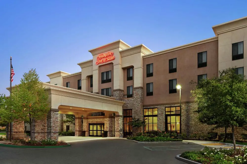 Hampton Inn & Suites West Sacramento hotel hero