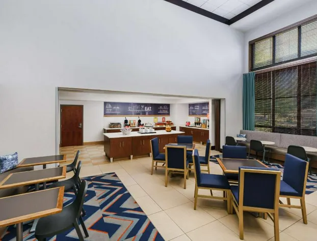 Hampton Inn & Suites West Sacramento hotel detail image 4