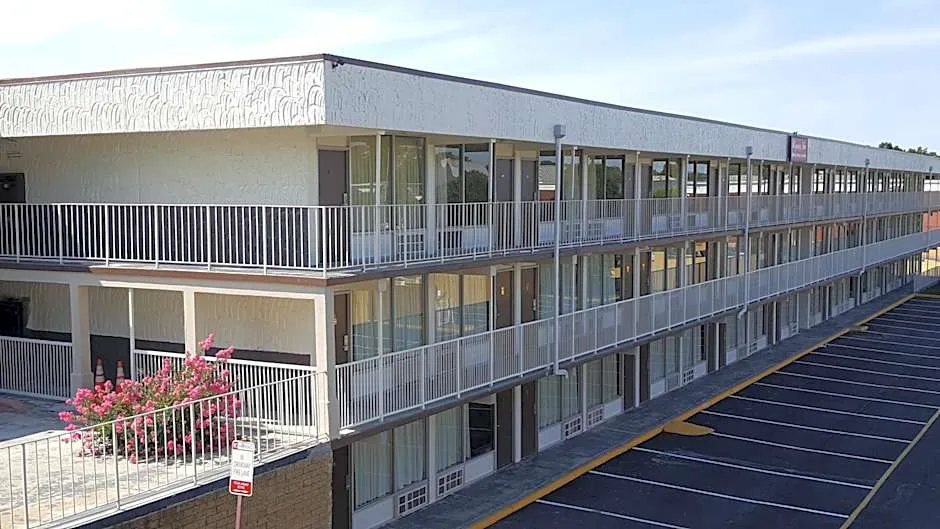 Regency Inn Richmond hotel hero