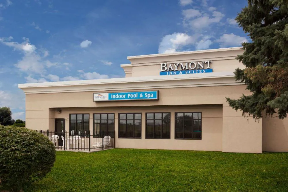 Baymont by Wyndham St. Joseph/Stevensville hotel hero