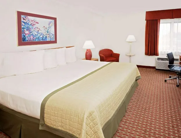 Baymont by Wyndham St. Joseph/Stevensville hotel detail image 3