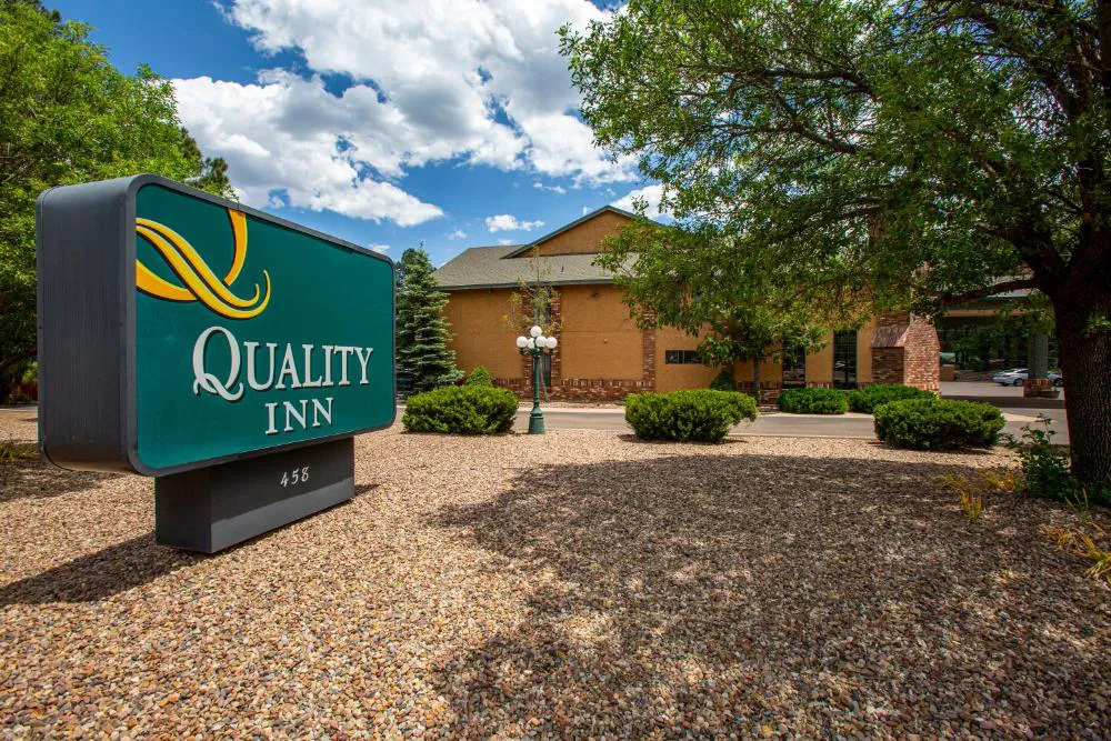 Quality Inn Pinetop Lakeside hotel hero