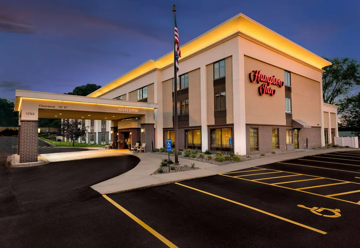 Hampton Inn Rochester-South hotel hero