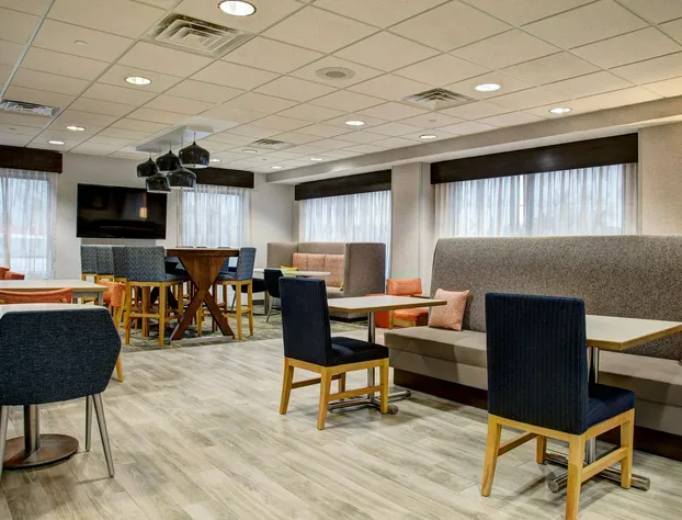 Hampton Inn Rochester-South hotel detail image 2