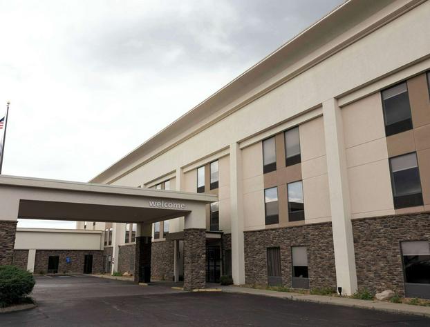 Hampton Inn Kent/Akron Area hotel detail image 1