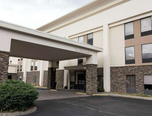 Hampton Inn Kent/Akron Area hotel detail image 2