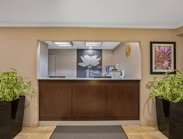 La Quinta Inn & Suites by Wyndham N Little Rock-McCain Mall hotel detail image 3