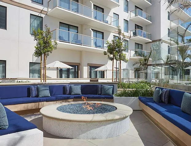 The Waterfront Beach Resort, A Hilton Hotel hotel detail image 3