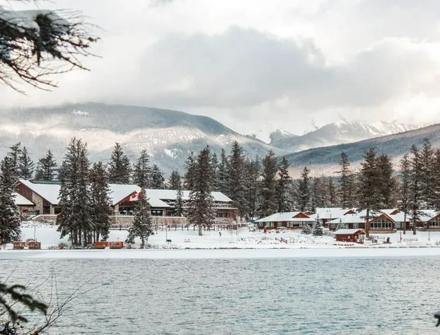 Fairmont Jasper Park Lodge hotel detail image 2