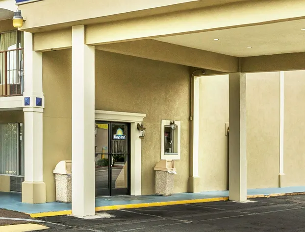 Days Inn by Wyndham Ashland hotel detail image 2