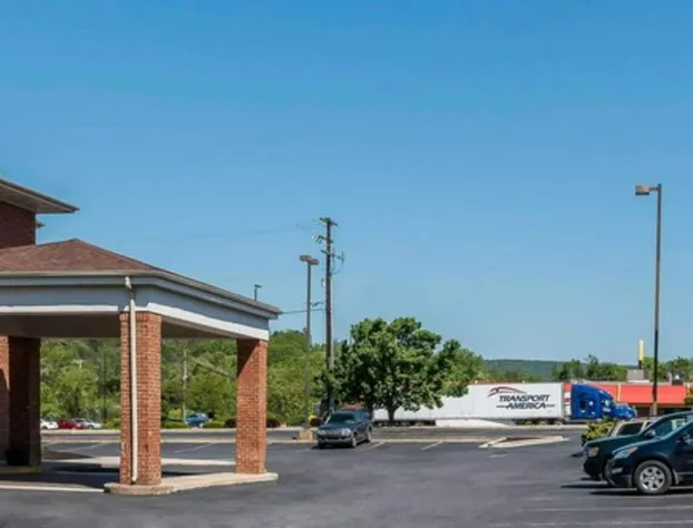 Comfort Inn Pine Grove I-81 Hershey Area hotel detail image 2