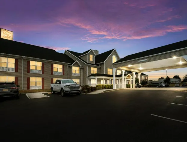 Red Roof Inn & Suites Knoxville East hotel detail image 1