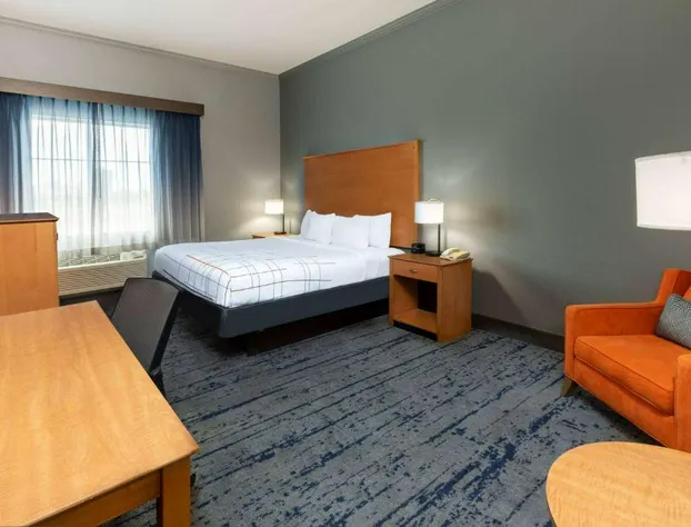 La Quinta Inn & Suites by Wyndham Bridgeport hotel detail image 4