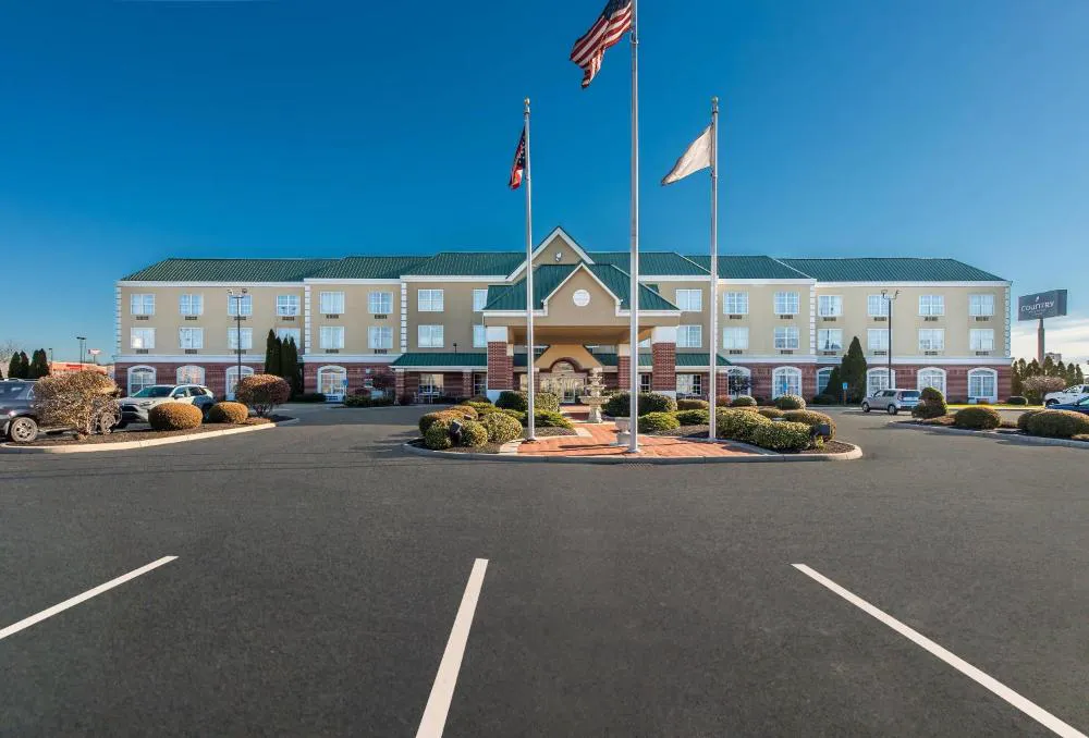 Country Inn & Suites by Radisson, Findlay, OH hotel hero