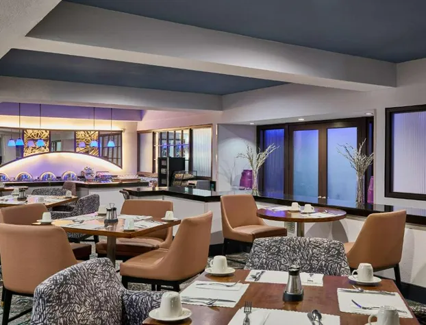 DoubleTree by Hilton Chatsworth hotel detail image 3