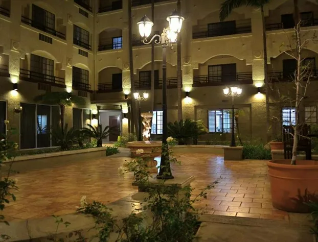 DoubleTree by Hilton Chatsworth hotel detail image 1