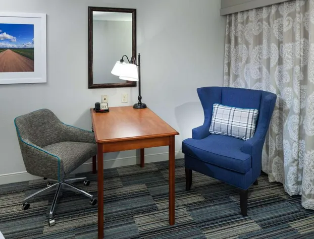 Hampton Inn & Suites Cedar Rapids - North hotel detail image 2