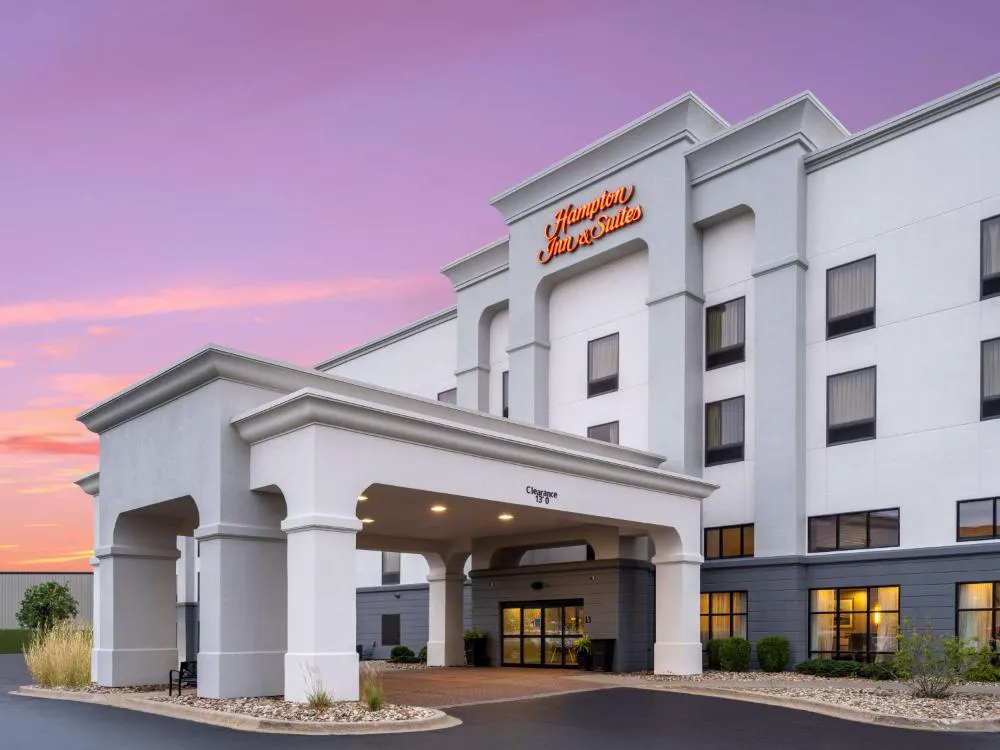 Hampton Inn & Suites Cedar Rapids - North hotel hero