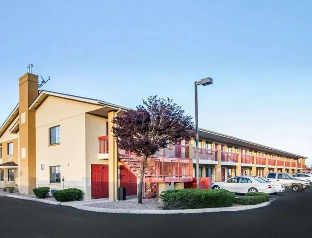 Quality Inn Holbrook near Petrified Forest hotel detail image 1