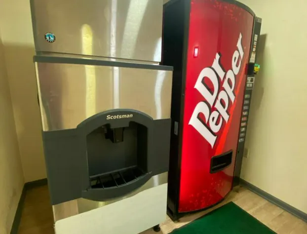 Super 8 by Wyndham Hillsville hotel detail image 4