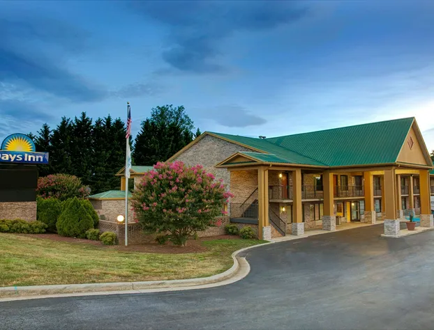 Days Inn by Wyndham Conover-Hickory hotel detail image 2