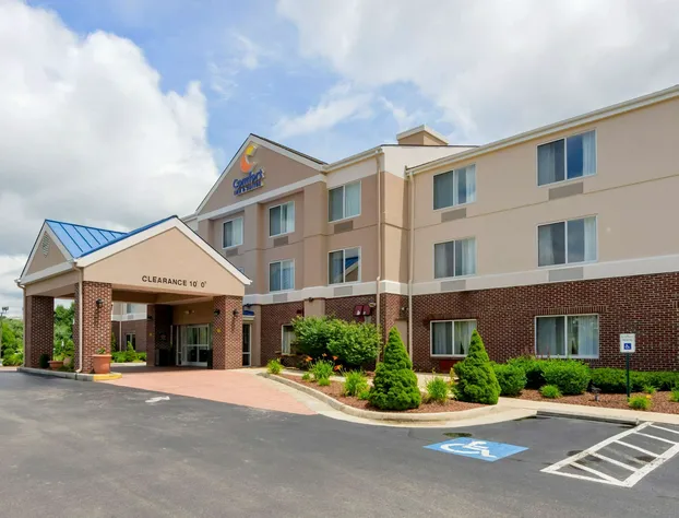 Comfort Inn & Suites Hillsville I-77 hotel detail image 1
