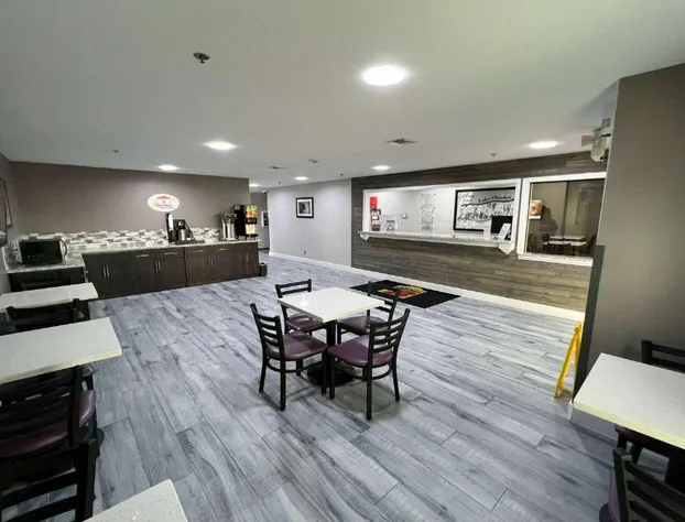 Super 8 by Wyndham Lake Charles/Sulphur hotel detail image 2