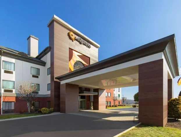 La Quinta Inn & Suites by Wyndham Loudon hotel detail image 4