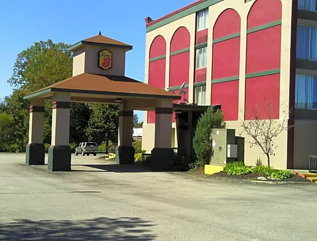 Super 8 by Wyndham Erie/I 90 hotel detail image 2