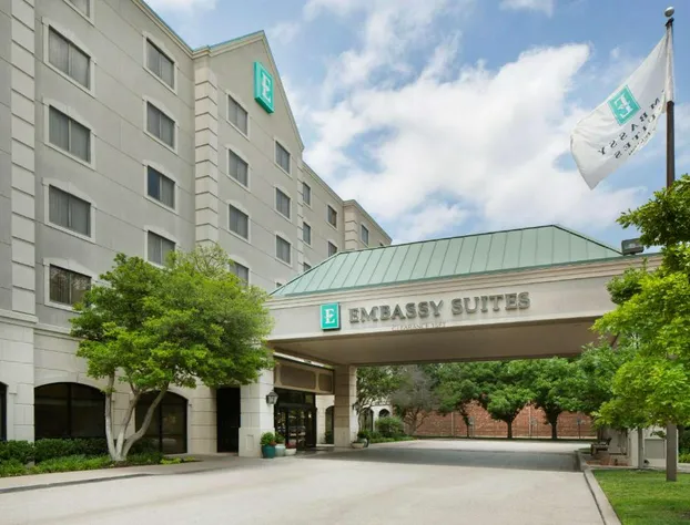 Embassy Suites by Hilton Dallas Near the Galleria hotel detail image 1