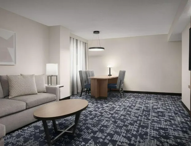 Embassy Suites by Hilton Dallas Near the Galleria hotel detail image 4