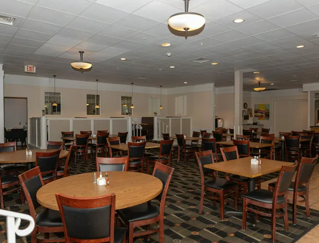 Ramada by Wyndham Cedar Rapids hotel detail image 4