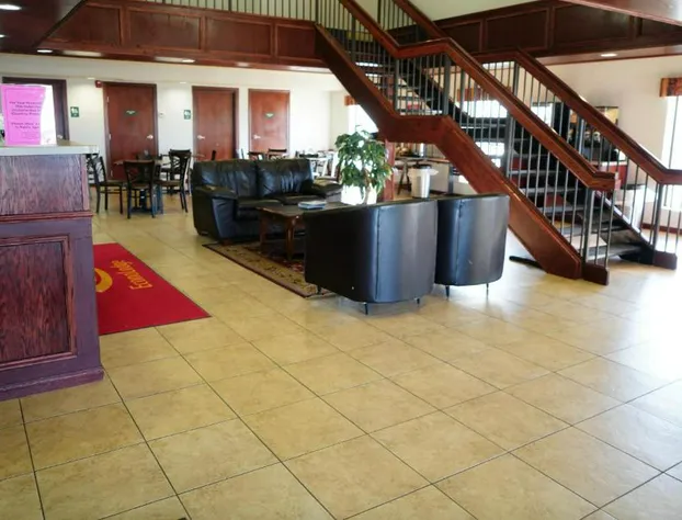 Econo Lodge Inn & Suites hotel detail image 4