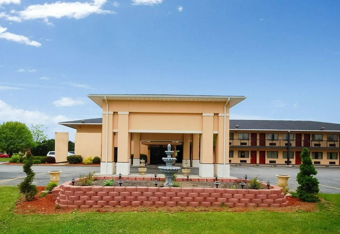 Quality Inn Barkeyville hotel hero