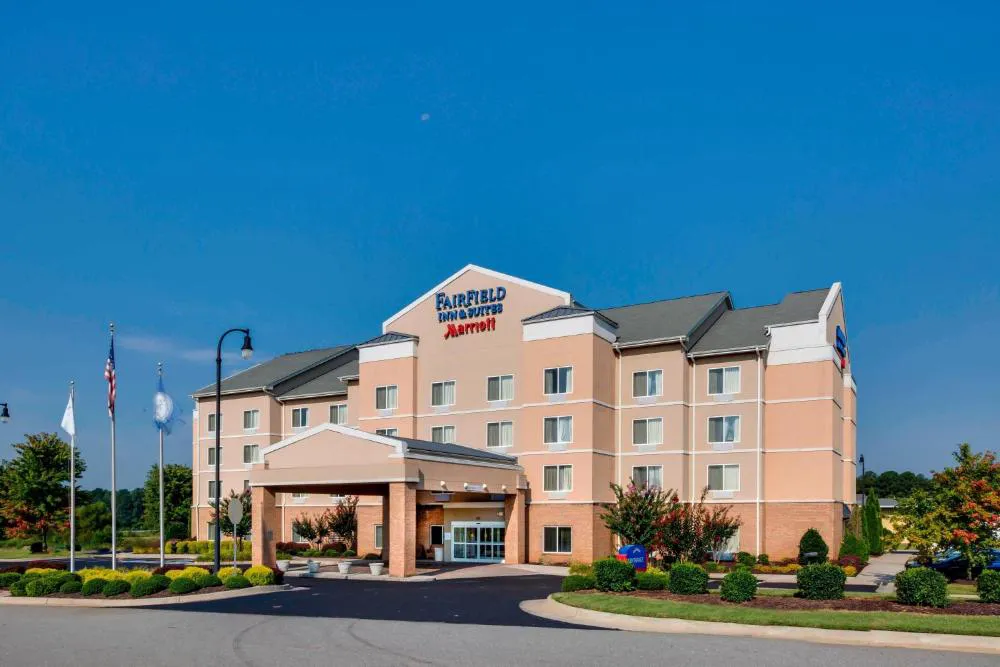 Fairfield Inn & Suites by Marriott South Hill hotel hero