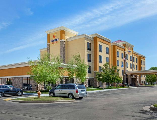 Comfort Suites Oshkosh hotel detail image 1
