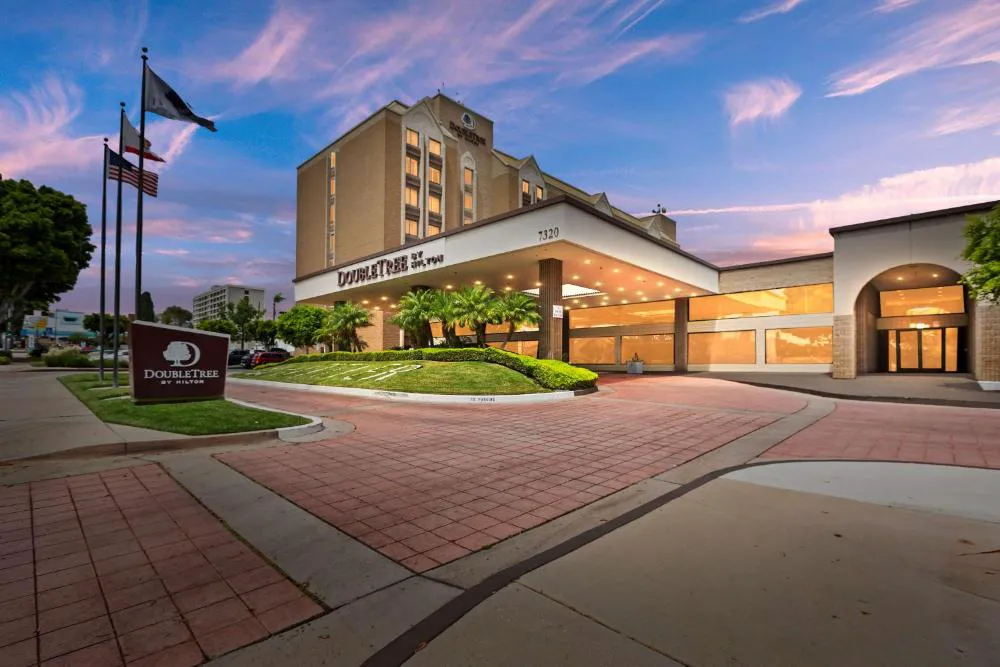 Doubletree by Hilton Whittier Los Angeles hotel hero