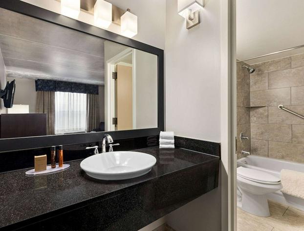 IBAN Dallas Park Central Hotel, Trademark by Wyndham hotel detail image 4