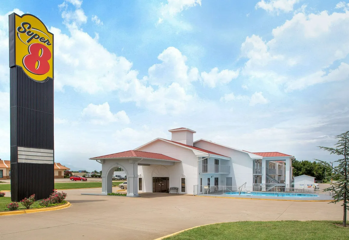 Super 8 by Wyndham Springdale AR hotel hero