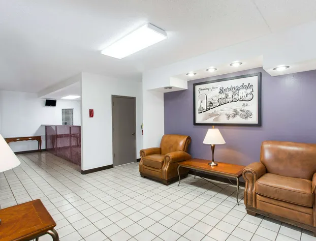 Super 8 by Wyndham Springdale AR hotel detail image 2