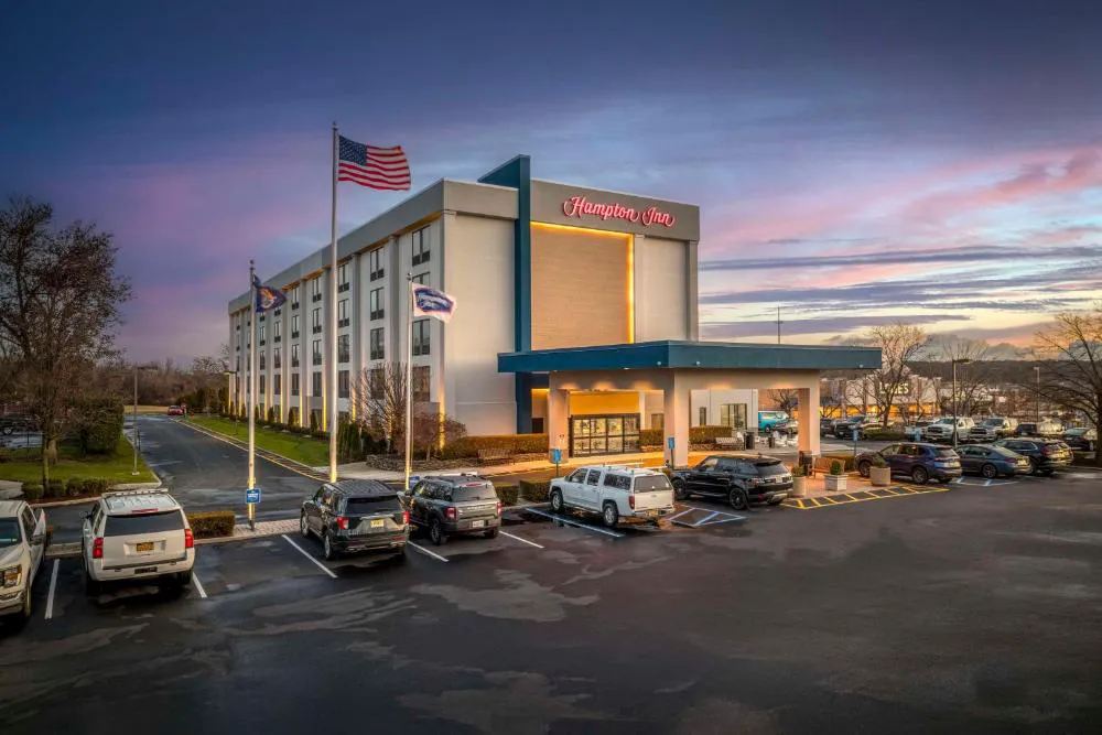 Hampton Inn Long Island / Commack hotel hero