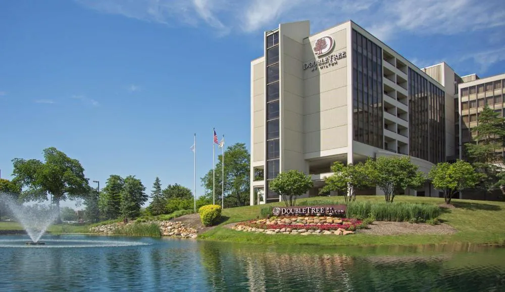 DoubleTree by Hilton Chicago - Oak Brook hotel hero