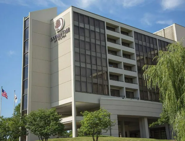 DoubleTree by Hilton Chicago - Oak Brook hotel detail image 1